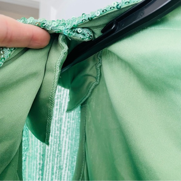 Ieena for Mac Duggal Green Sequined Mini Dress Bishop Sleeve Size 12 - Picture 5 of 16